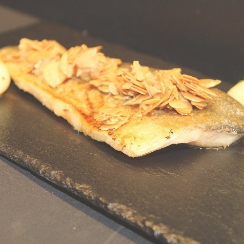 Filets de truite "façon meunière" avec pommes de terre vapeur